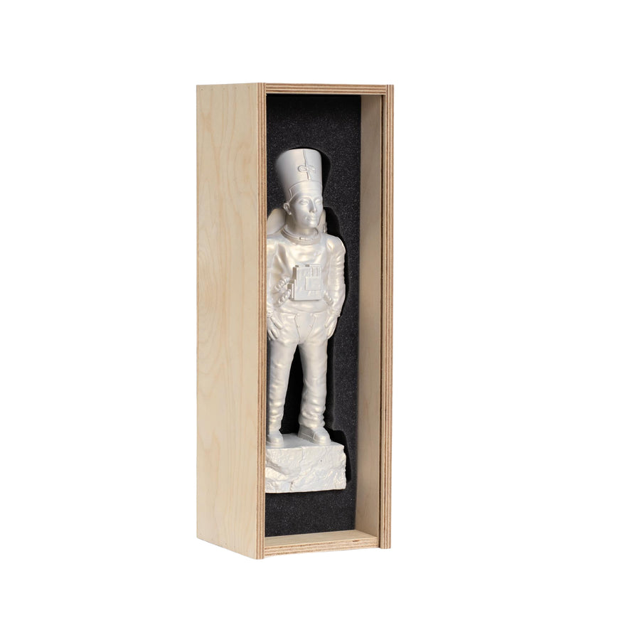 XL Ancient Astronaut Nefertiti (Pearl White)